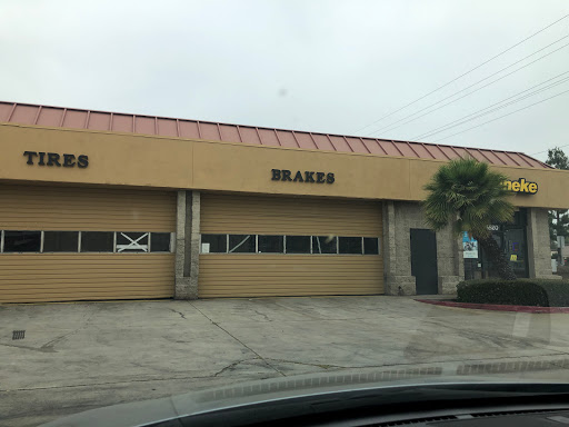 Auto Repair Shop «Meineke Car Care Center», reviews and photos, 5500 Van Buren Boulevard, Riverside, CA 92503, USA