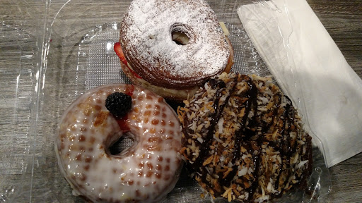 Shopping Mall «Tuskatella Shopping Center», reviews and photos, 1344 N Tustin St, Orange, CA 92867, USA