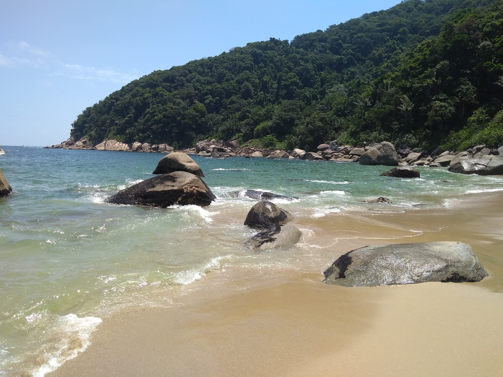 Photo de Plage de Saco do Major avec baie spacieuse