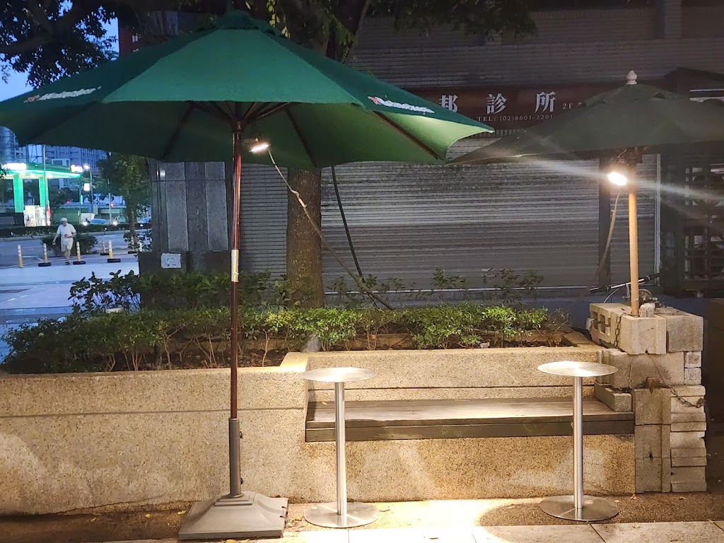 茶緣小冰室 下午茶 港式飲料店 楊枝甘露 拌麵 點心 蒸飯 菠蘿油 x 冰淇淋麻糬工作室 的照片