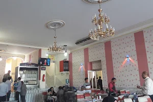 Laleh Restaurant image