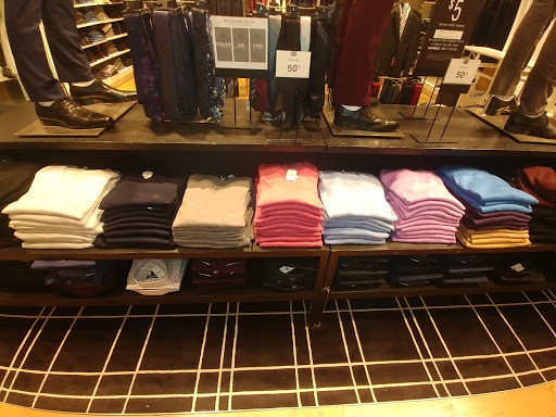 Clothing Store «Express», reviews and photos, 160 N Gulph Rd, King of Prussia, PA 19406, USA