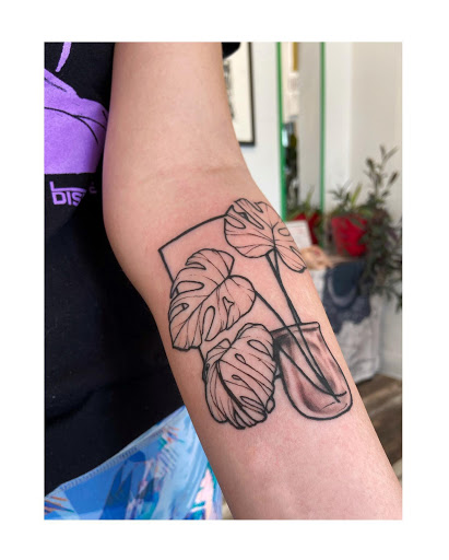 Explore tattoo ideas for women, creative tattoo ideas in Moline, available at ARTIST AIMEE TATTOOS - AF Tattoo Studio