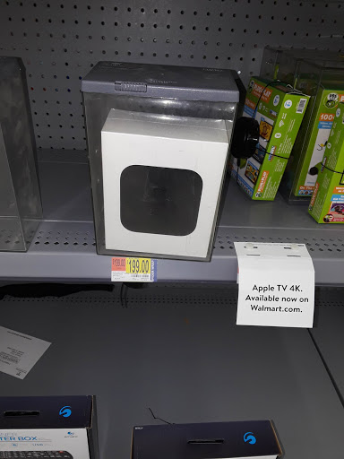 Department Store «Walmart Supercenter», reviews and photos, 3002 Stacy Allison Way, Woodburn, OR 97071, USA