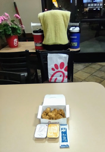 Fast Food Restaurant «Chick-fil-A», reviews and photos, 2533 S Market St, Gilbert, AZ 85295, USA