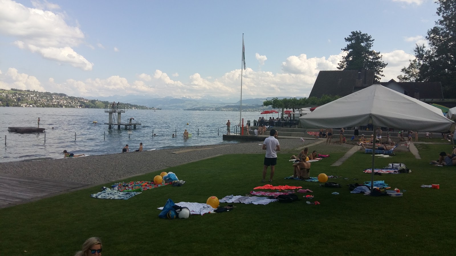 Φωτογραφία του Ruschlikon Strand με ευθεία ακτή