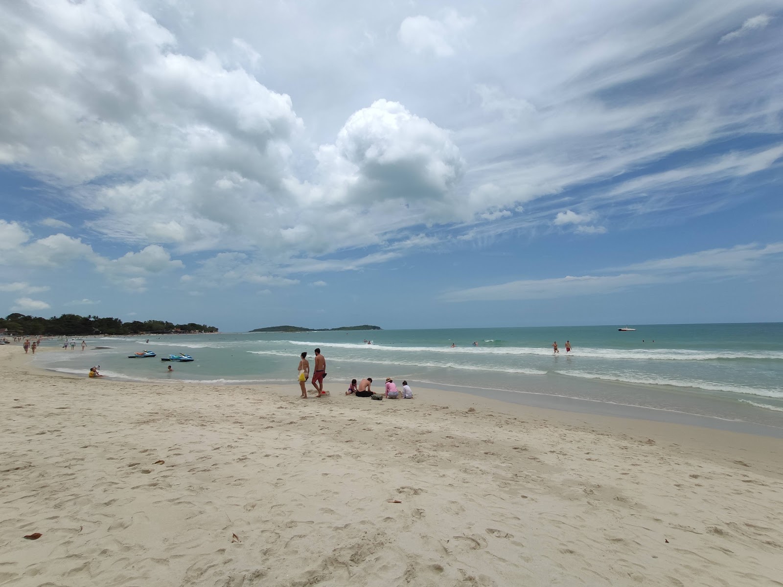 Foto av Chaweng Beach med turkos rent vatten yta