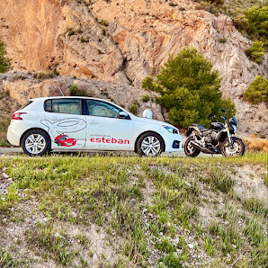Autoescuela Esteban Caleta De Velez Av. de Andalucía, Numero 108, 29751 Caleta de Vélez, Málaga, España