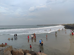 Zdjęcie Palagai Thotti Kuppam Beach z powierzchnią turkusowa woda