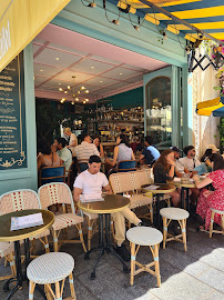Atmosphère du Restaurant français Brasserie Dubillot à Paris - n°12