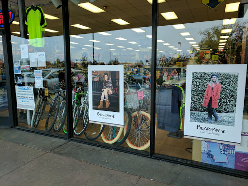 Sporting Goods Store «Big 5 Sporting Goods - Vacaville», reviews and photos, 2030 Harbison Dr, Vacaville, CA 95687, USA