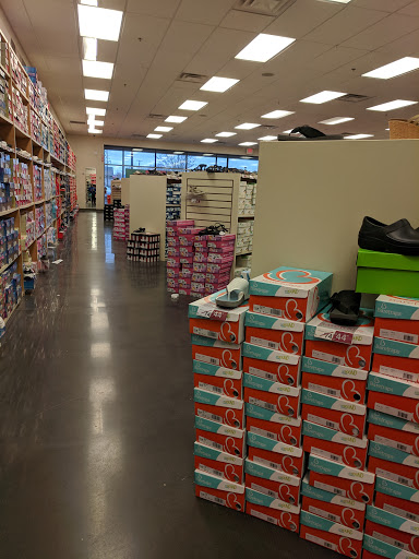 Shoe Store «Famous Footwear», reviews and photos, 7954 Brewerton Rd, Cicero, NY 13039, USA