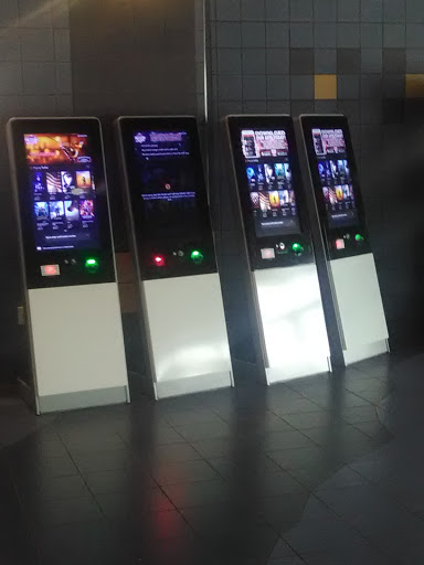 Movie Theater «MJR Waterford Digital Cinema 16», reviews and photos, 7501 Highland Rd, Waterford Twp, MI 48327, USA