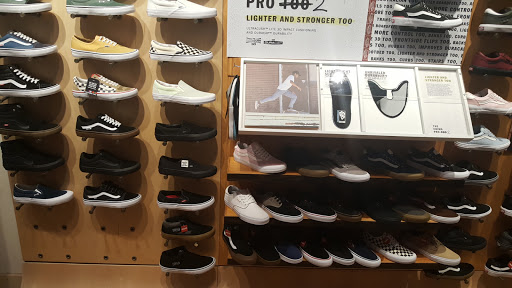 Shoe Store «Vans», reviews and photos, 9736 W Northern Ave, Peoria, AZ 85345, USA