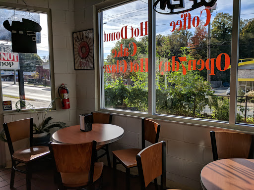 Donut Shop «Clifton Donut Shop», reviews and photos, 2317 Brownsboro Rd, Louisville, KY 40206, USA
