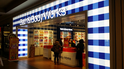 Shopping Mall «Bay Plaza Shopping Center», reviews and photos, 2100 Bartow Ave, Bronx, NY 10475, USA