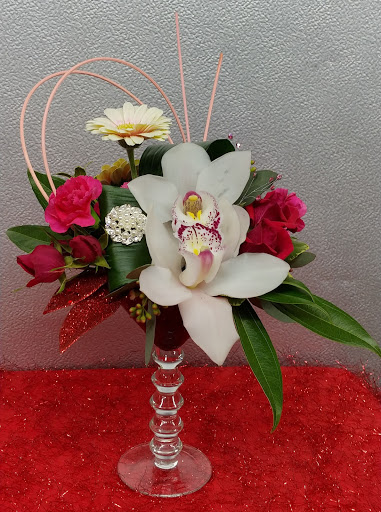 Florist «Garden Fantasy on Main», reviews and photos, 210 Main St, Belleville, MI 48111, USA