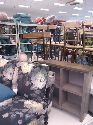 Home Goods Store «Tuesday Morning», reviews and photos, 2576 Eastern Blvd, Montgomery, AL 36117, USA