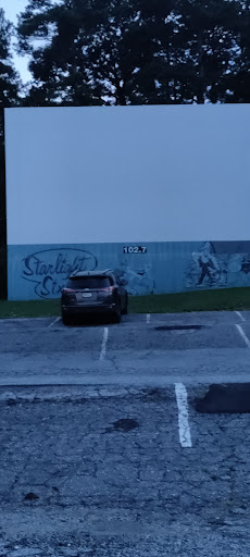 Drive-in Movie Theater «Starlight Drive-In Theatre and Flea Market», reviews and photos, 2000 Moreland Ave SE, Atlanta, GA 30316, USA