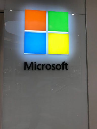 Computer Store «Microsoft Store - Kenwood Towne Centre», reviews and photos, 7875 Montgomery Rd #2205, Cincinnati, OH 45236, USA