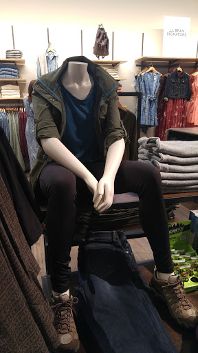 Clothing Store «L.L. Bean», reviews and photos, 25225 Cedar Rd, Lyndhurst, OH 44124, USA