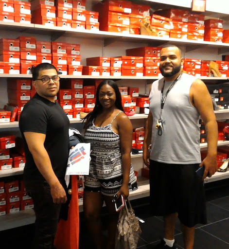 Shopping Mall «Tampa Premium Outlets», reviews and photos, 2300 Grand Cypress Dr, Lutz, FL 33559, USA