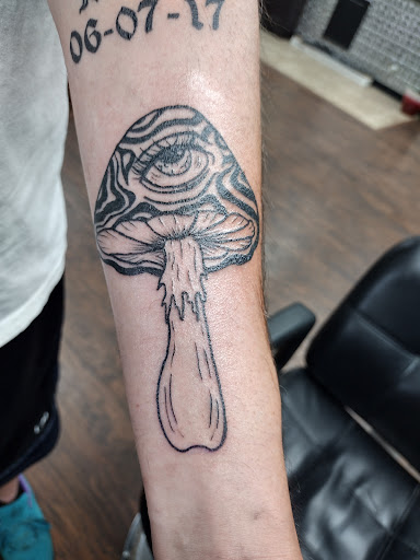 Explore small couples tattoo ideas, creative tattoo ideas in Lima, available at New skin tattoo