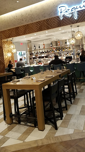 Shopping Mall «Tysons Galleria», reviews and photos, 2001 International Dr, McLean, VA 22102, USA