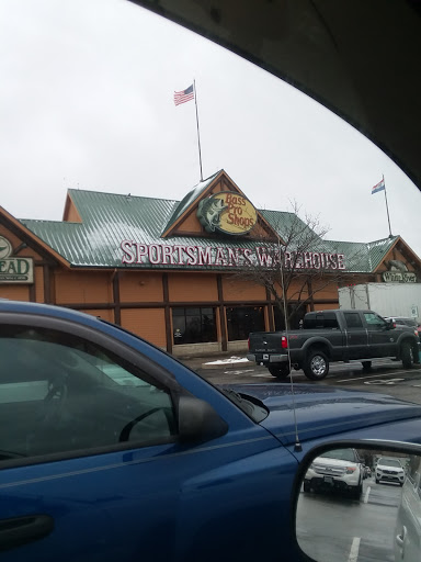 Sporting Goods Store «Bass Pro Shops», reviews and photos, 1365 S 5th St, St Charles, MO 63301, USA