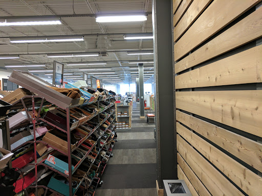 Shoe Store «DSW Designer Shoe Warehouse», reviews and photos, 24570 Dulles Landing Dr #120, Dulles, VA 20166, USA