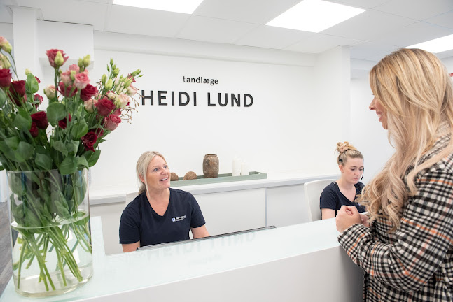 Kommentarer og anmeldelser af Tandlæge Heidi Lund ApS