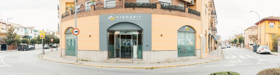 VIDHABIT Gestión Inmobiliaria C. Briviesca, s/n, Bajo, 18320 Santa Fe, Granada, España