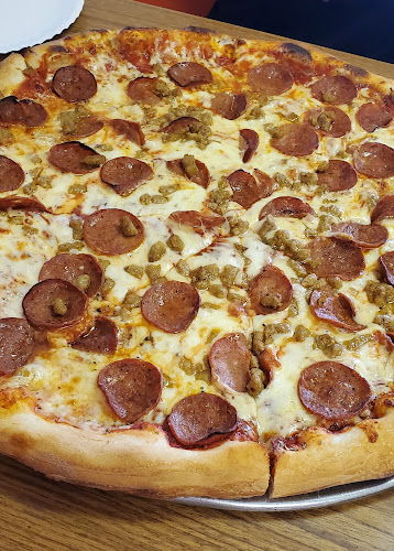 #4 best pizza place in Beavercreek - Flying Pizza