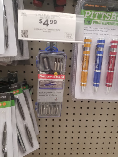 Hardware Store «Harbor Freight Tools», reviews and photos, 34900 Groesbeck Hwy, Charter Twp of Clinton, MI 48035, USA