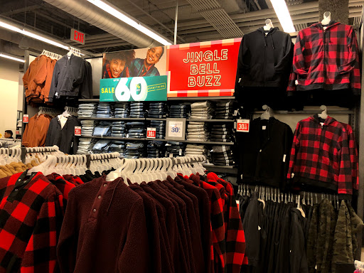 Clothing Store «Old Navy», reviews and photos, 40-24 College Point Blvd, Flushing, NY 11354, USA