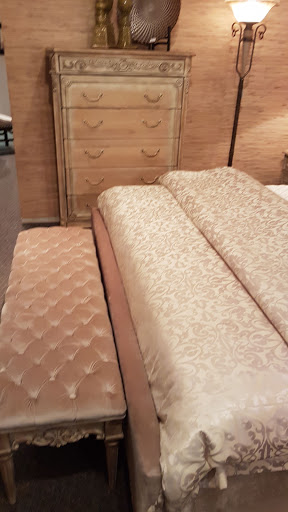 Bedroom Furniture Store «House of Bedrooms», reviews and photos, 1700 S Telegraph Rd, Bloomfield Hills, MI 48302, USA