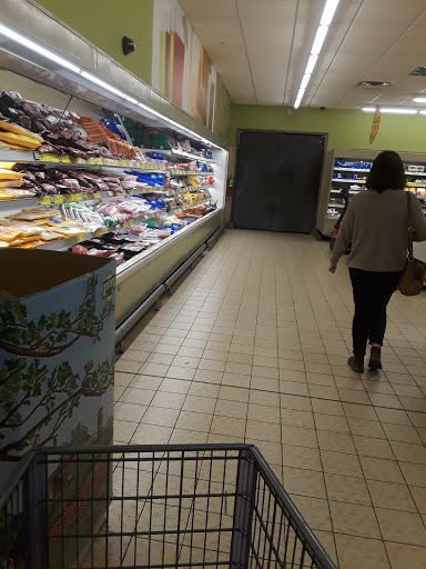 Supermarket «ALDI», reviews and photos, 15111 Woodward Ave, Highland Park, MI 48203, USA