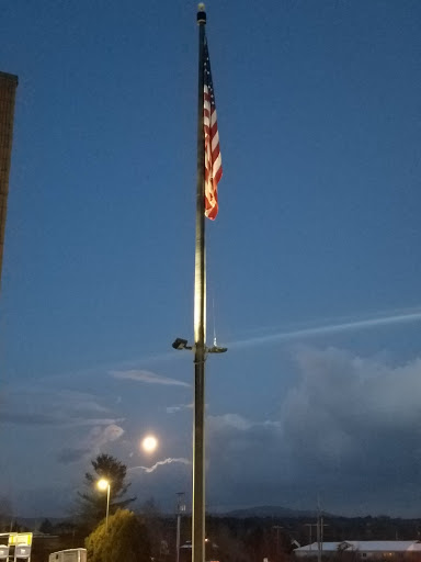 Grocery Store «Hannaford Supermarket», reviews and photos, 190 Quaker Rd, Queensbury, NY 12804, USA