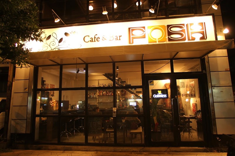 Cafe&Bar POSH（カフェアンドバーポッシュ）