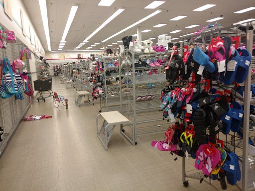 Clothing Store «Burlington Coat Factory», reviews and photos, 5766 Buford Hwy NE, Doraville, GA 30340, USA