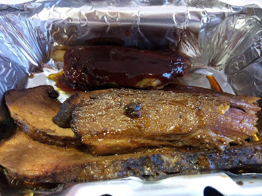 Caterer «Hog Wild BBQ, Restaurant and Catering», reviews and photos, 154 W Lakewood Blvd, Holland, MI 49424, USA