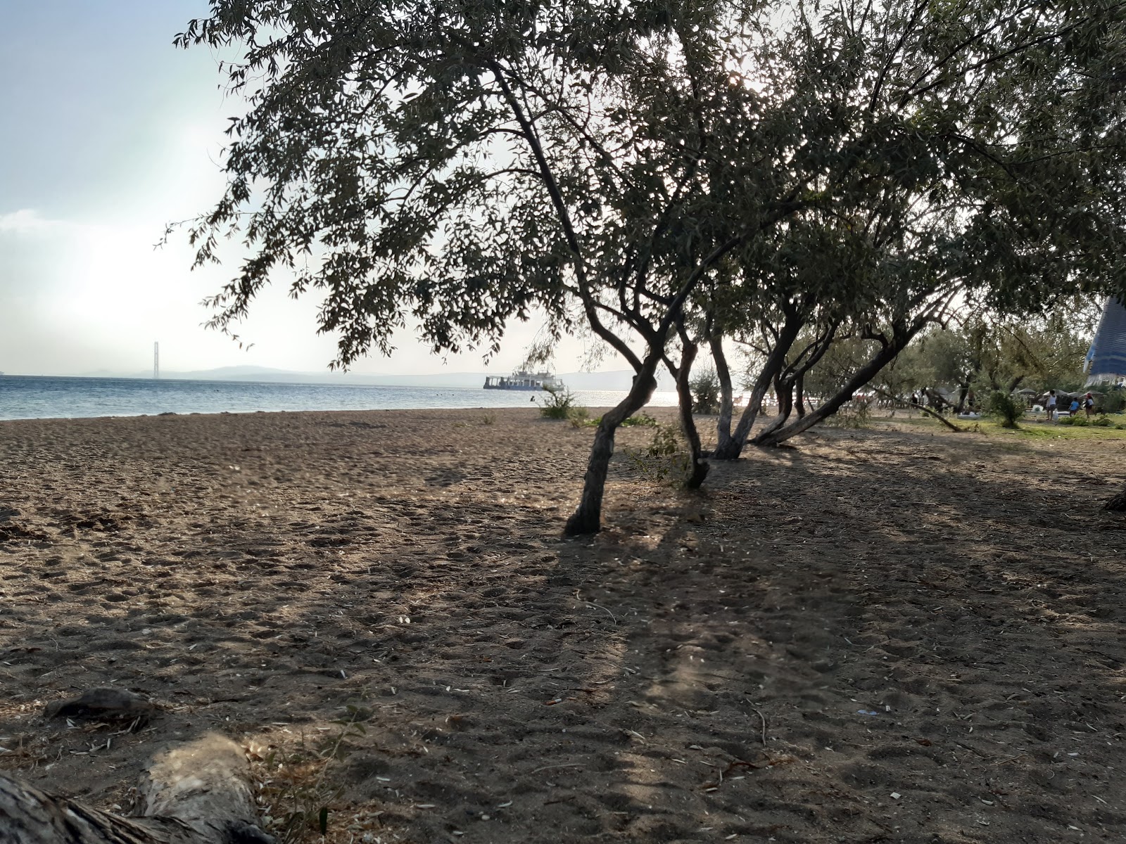 Foto de Hera beach - lugar popular entre os apreciadores de relaxamento