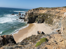 Praia do Burdo'in fotoğrafı doğal alan içinde bulunmaktadır