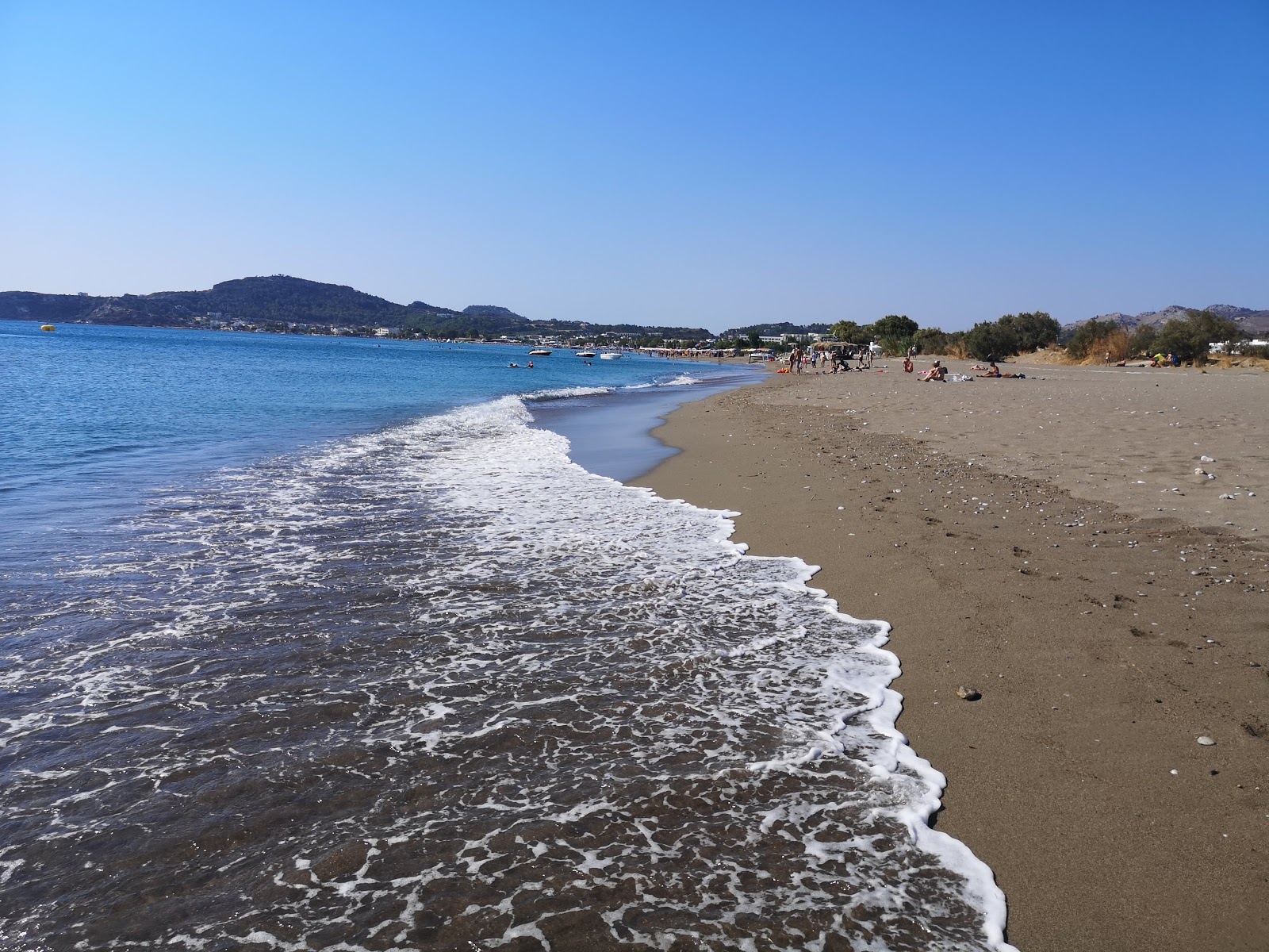Foto de Playa de Faliraki con playa recta