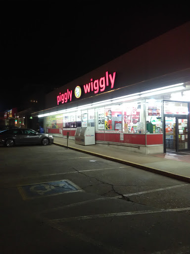 Grocery Store «Piggly Wiggly», reviews and photos, 2900 West End Ave, Nashville, TN 37203, USA