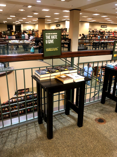 Book Store «Barnes & Noble», reviews and photos, 5701 Sunset Dr #196, South Miami, FL 33143, USA