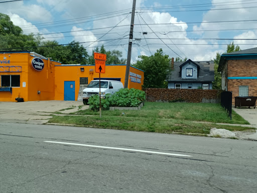 Liquor Store «Mona Lisa Liquor Shoppe», reviews and photos, 25018 Dequindre Rd, Warren, MI 48091, USA