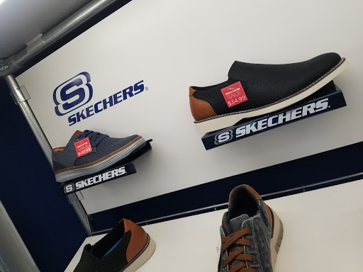 Shoe Store «SKECHERS Factory Outlet», reviews and photos, 3030 E 9th St, Oakland, CA 94601, USA