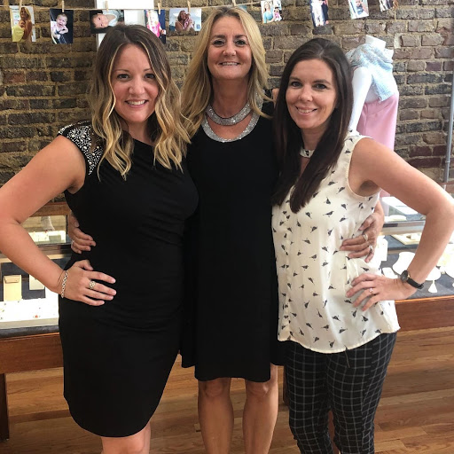 Jewelry Store «DeLyn Jewelry», reviews and photos, 29 E Washington St, Martinsville, IN 46151, USA