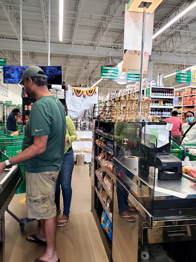 Grocery Store «Patel Brothers», reviews and photos, 830 W Golf Rd, Schaumburg, IL 60194, USA